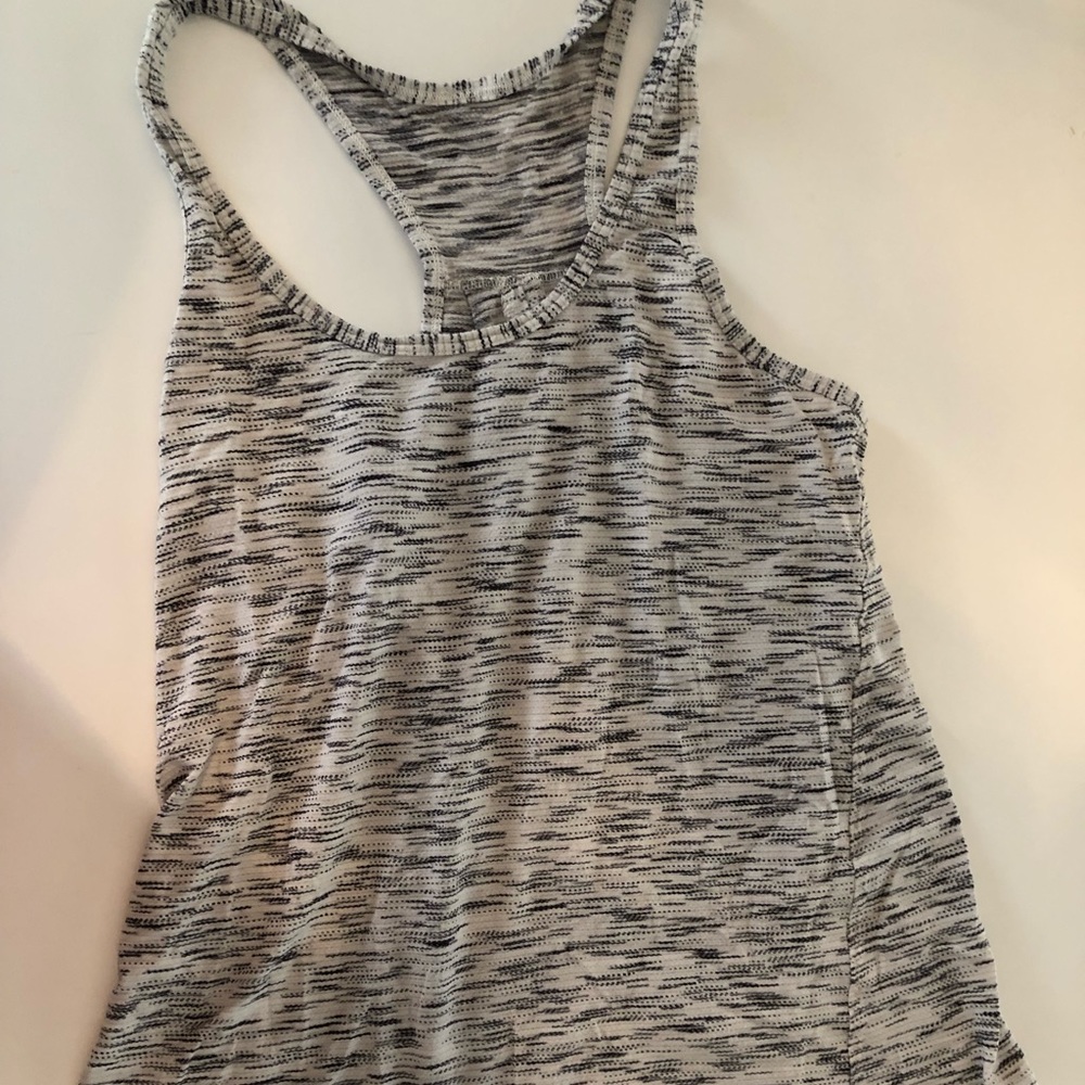 Lululemon Grey and White Tank size 6